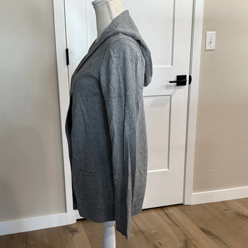 AEO GRAY BUTTON UP CARDIGAN WITH HOODIE - Picture 3 of 15